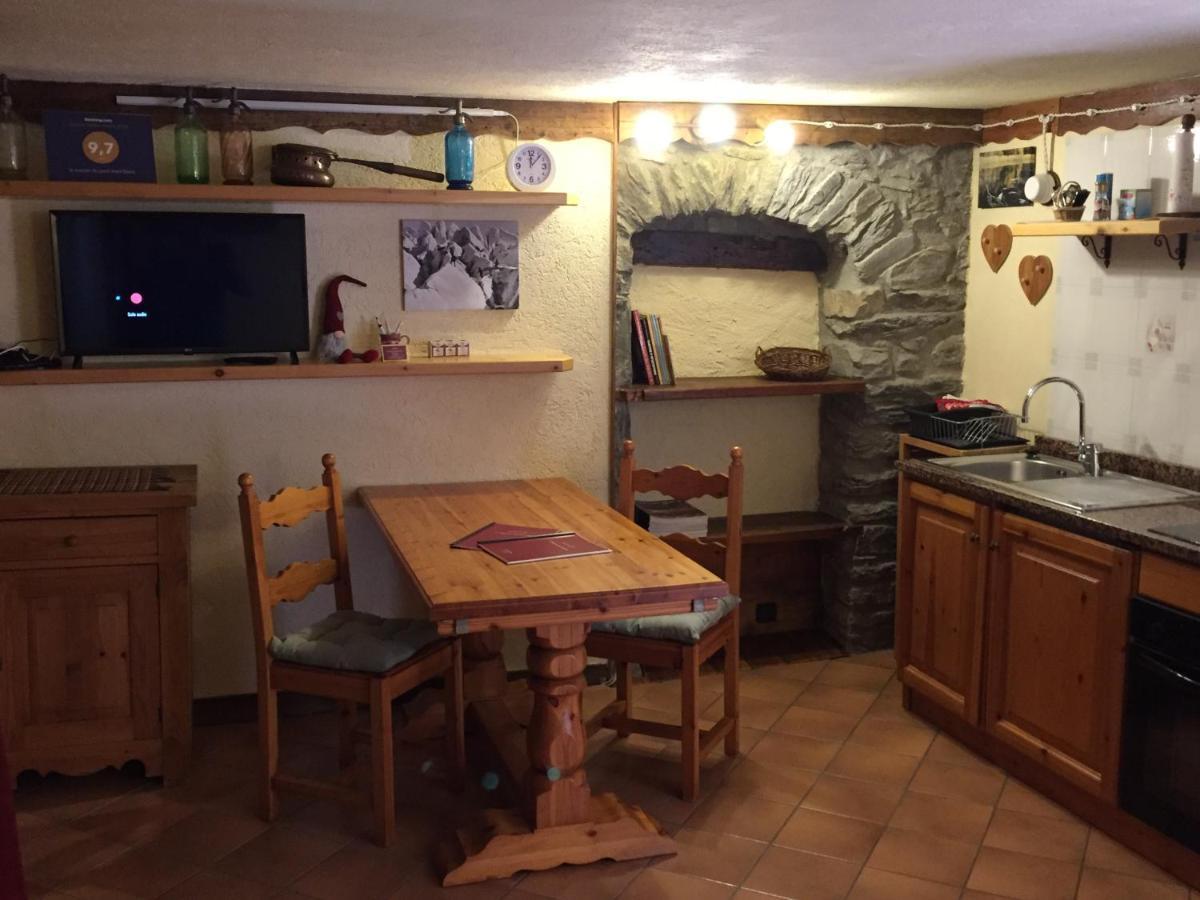 לה סאלה La Maison Du Pont Mont Blanc מראה חיצוני תמונה